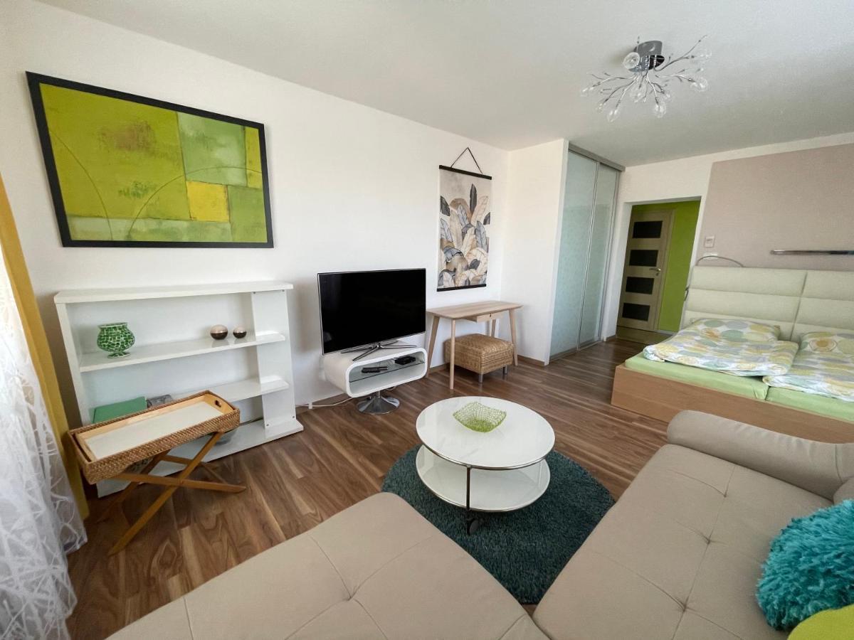 Jan Apartment *